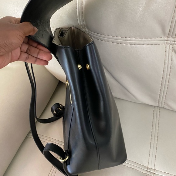 BCBG Maxazria Italian leather Backpack 🎒 VGUC. - Picture 4 of 7